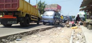 Kerap Timbulkan Kemacetan, Proyek Peningkatan Struktur Jalan Provinsi Dikeluhkan Pengendara