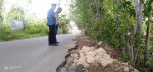 Komisi III DPRD Sampang Minta Kontraktor Proyek Pipa SPAM Perbaiki Jalan Yang Rusak