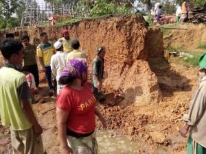 Perempuan Pengrajin Genteng Di Blu’uran Tewas Tertimpa Tanah Longsor