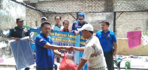 Dinsos Sampang Salurkan Bantuan Kepada Korban Bencana Alam dan Bencana Sosial di Beberapa Desa