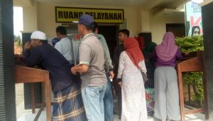 Persediaan Blangko Terbatas, Antrian Perekam e-KTP Dispendukcapil Sampang Membludak