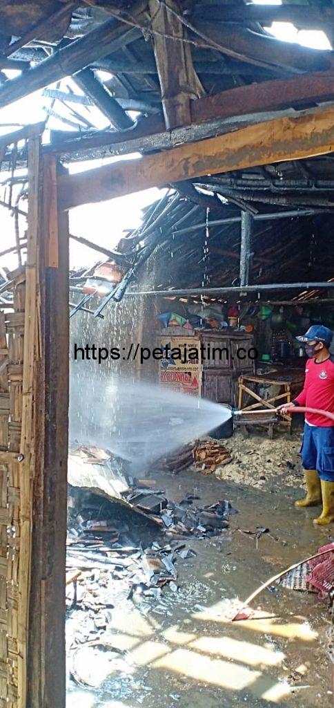 Kebakaran Diduga dari Tungku Tanah Liat Hanguskan Dapur Warga Pangongsean