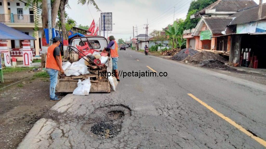 Akses Jalan Nasional di Sampang Berlubang, Bahayakan Keselamatan Pengendara