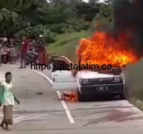 Mobil Milik Ketua Ranting NU Somber Tambelangan Terbakar