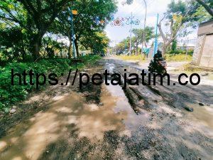 Pengunjung Keluhkan Jalan Rusak Menuju Taman Wiyata Bahari Sampang
