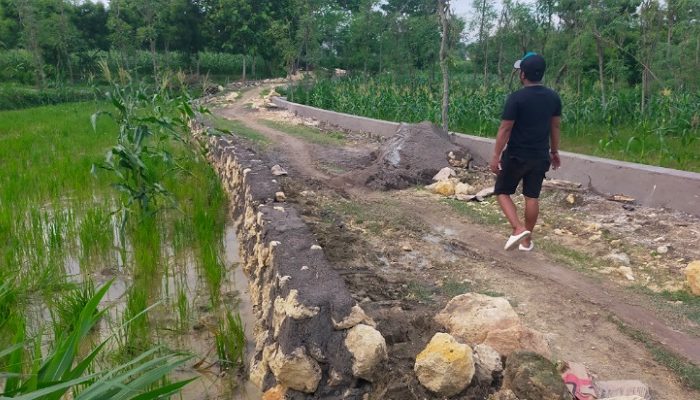 Proyek Plengsengan Program BK Provinsi di Desa Gulbung Pangarengan Mulai Dikerjakan, Nilainya Rp 750 Juta