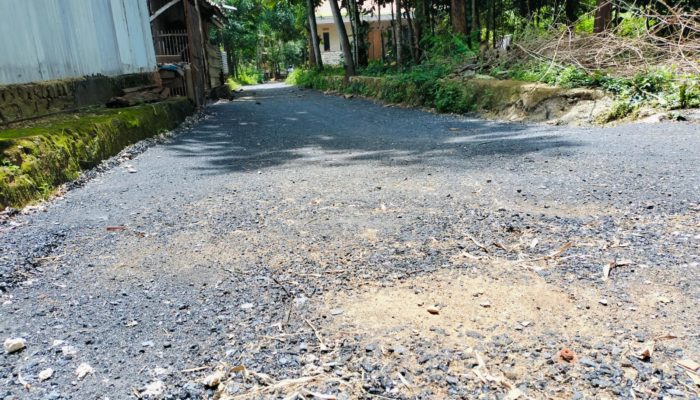 Proyek Pengaspalan Jalan di Madulang Omben Telan Ratusan Juta