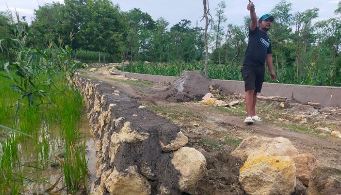 Teka-teki Proyek BK Provinsi di Sampang, Pemdes Gulbung Akui Libatkan Pemborong